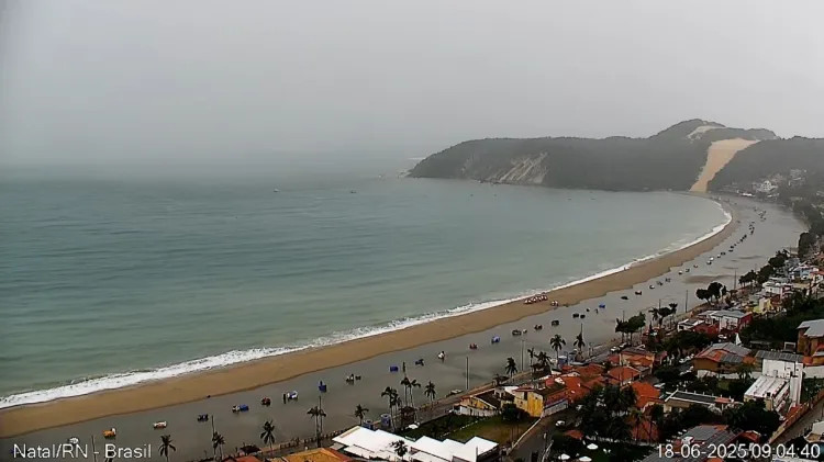 Praia de Ponta Negra, em Natal (RN), uma das áreas afetadas pela redução da faixa de areia